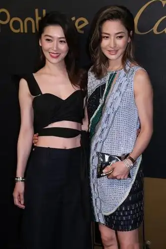 周丽淇与姐姐周汶锜 越来越会打扮自己了