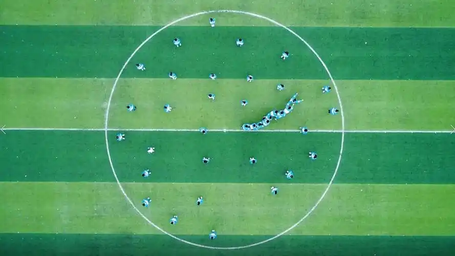 真人版 贪吃蛇 创意航拍视频 - 新片场