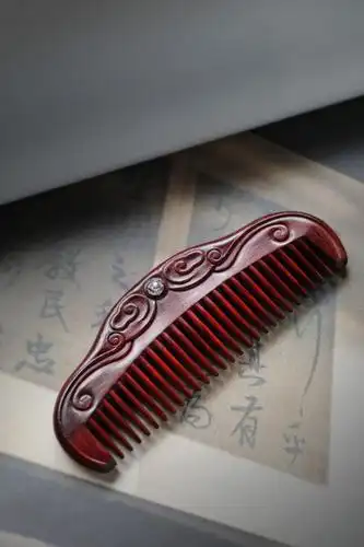 瑾瑶 小叶紫檀精雕手工艺木梳木质梳子【彩云纹】送亲人送好友自戴