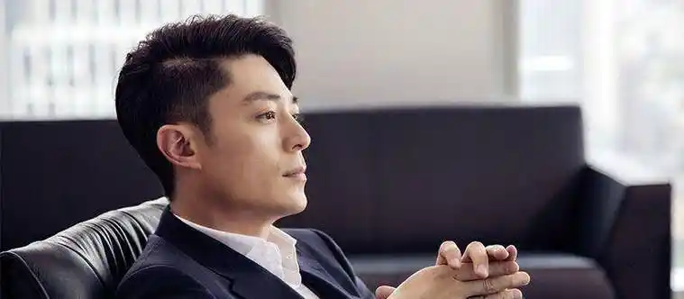 原创曾和胡歌平起平坐的霍建华自从结婚后如今也面临无戏可拍了