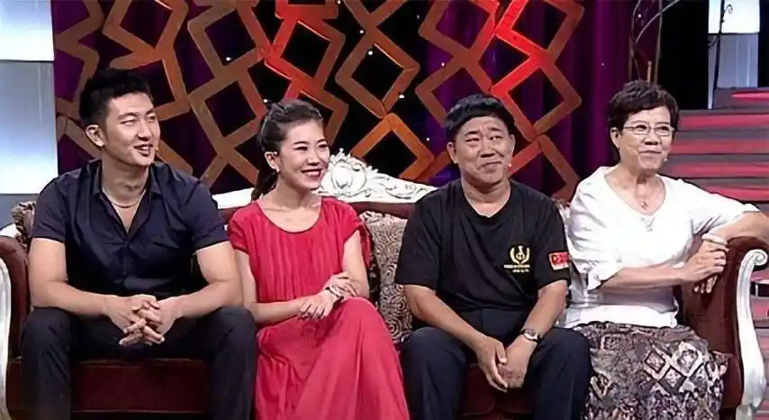 杜旭东全家福曝光!