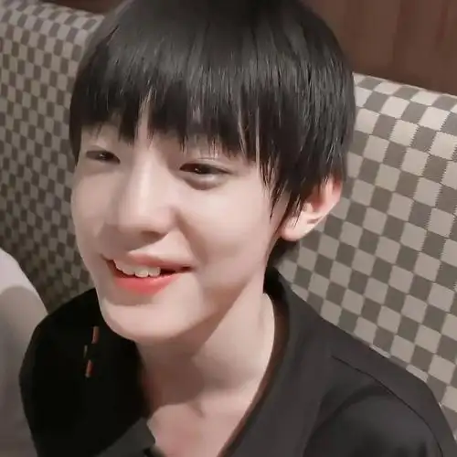 手机壁纸头像张泽禹