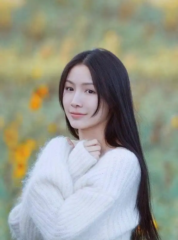 青年女演员张楠:清新脱俗,美丽动人