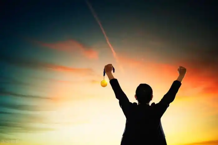 五,与孤独成为朋友,在一个人的世界里盛放.