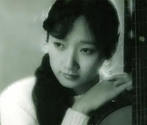 成方圆:深深把我带回到童年的故乡,那不是大海而是回不去的青春