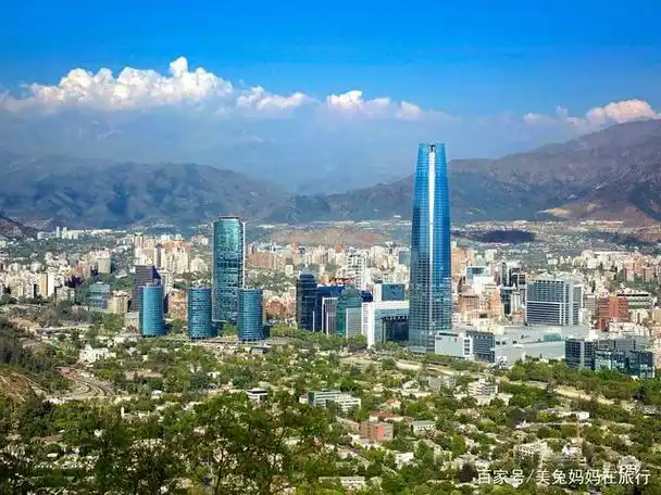 这是一座现代化的城市,是智利最大的城市,也是南美洲第五大城市.