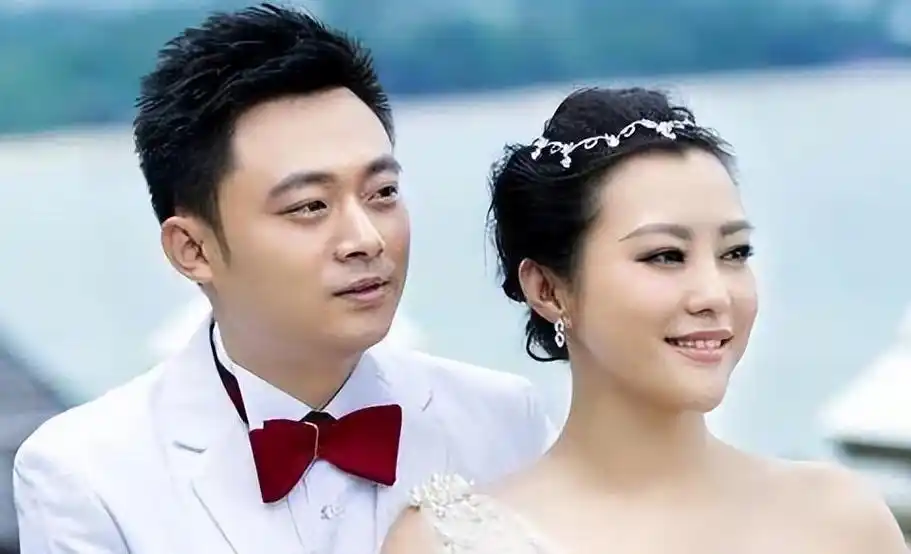 邓超与郝蕾的爱情 邓超与郝蕾曾经相恋多年,但由于性格不合和婚姻观念