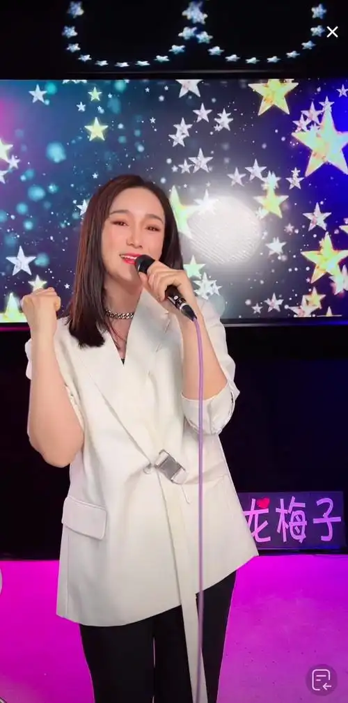 歌手龙梅子开启抖音直播首秀唱响歌手线上演艺新范式