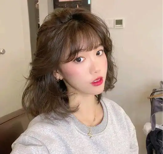 除了卷度和烫发位置,注重时尚感更重要|刘海|脸型|发尾|减龄_网易订阅