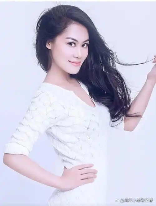 美女歌手梦然,一曲"没有你陪伴我真的好孤单",红遍大江南北