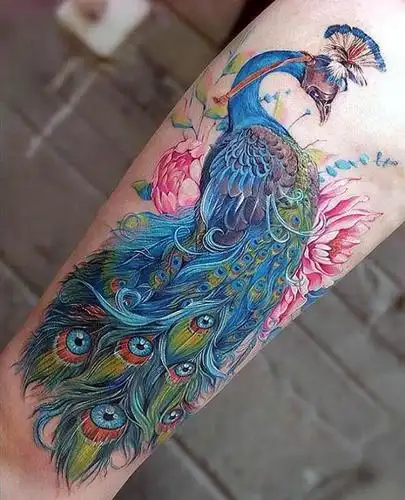 纹身可以五彩缤纷 姹紫嫣红 繁多交错颜色繁多色彩绚丽十分好看