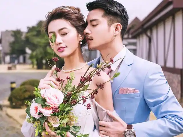 女人24岁结婚早不早