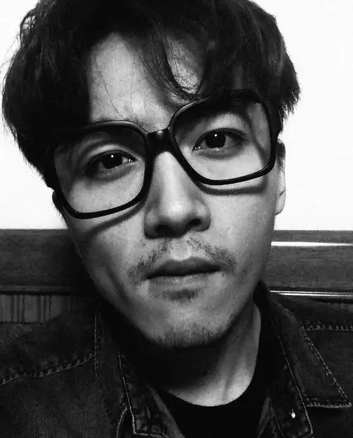 陈晓胡子拉碴的样子像不像德普?