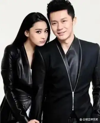 嫁给何捷才明白,双向奔赴的爱情有多甜,张馨予如今有多幸福?