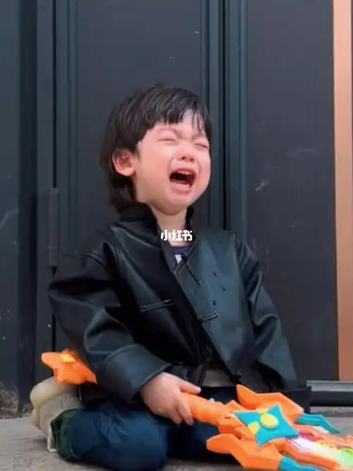 我想知道娃哭时你耳机里的音乐是什么