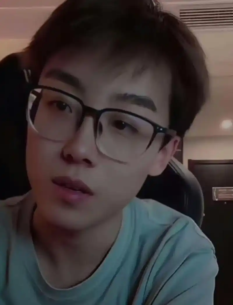 陈泽帅照 #陈泽日记 #分享照片 陈泽帅照一大堆 来战 - 抖音