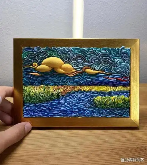 lariushkina,她使用的媒材是软陶土,她把梵高,莫奈等大师作品中的田园