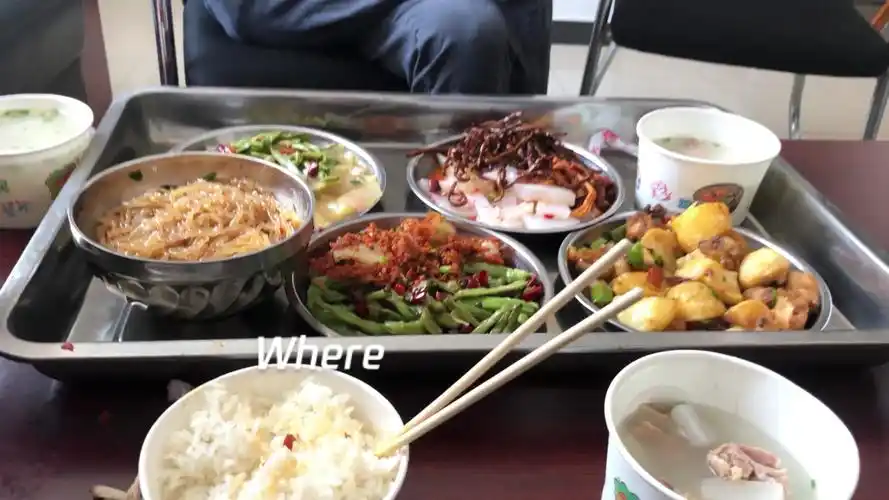 办公室里的快餐