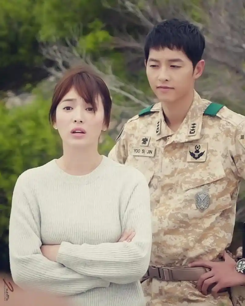 宋慧乔美爆,出席活动显娇羞状,忙完和宋仲基腻在一起,无孕相宋慧乔美