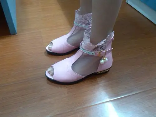女童鱼嘴凉鞋