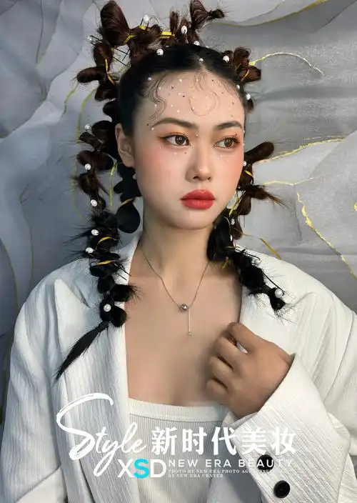 新时代美妆学院的化妆造型作品《创意时尚风-新时代美妆学院》