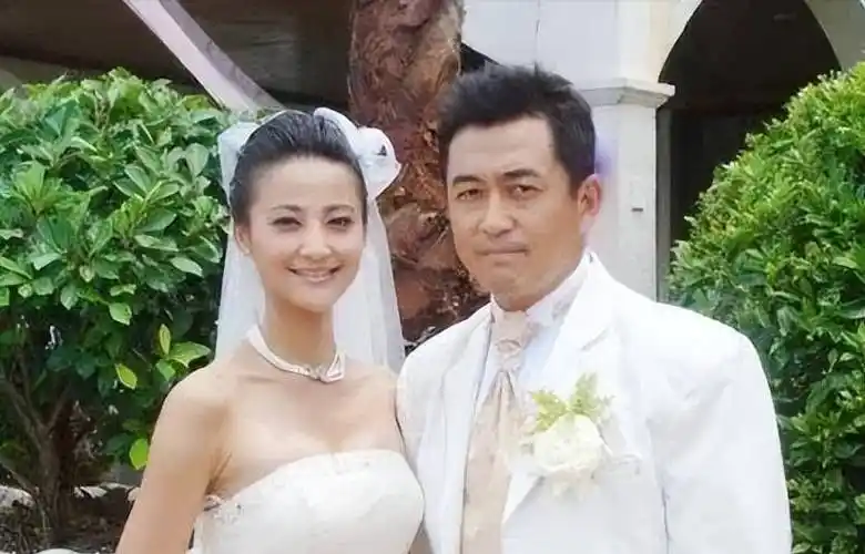 和王志飞在一起七年,王志飞转身娶了小15岁的张定涵_杨树鹏_李健_关系