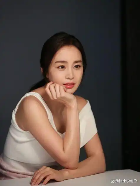 韩国天然美女金泰熙写真大图妩媚姿势亦清纯亦性感