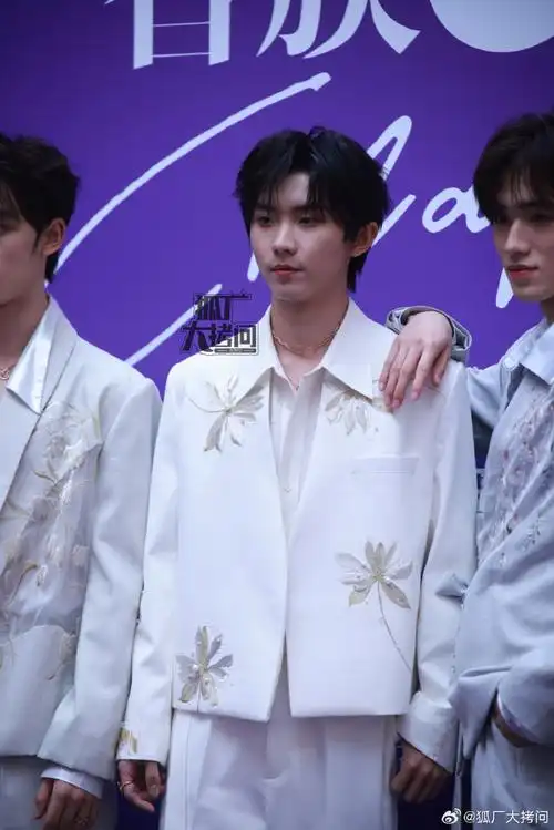 时代少年团中式少年郎##时代少年团中式刺绣西装