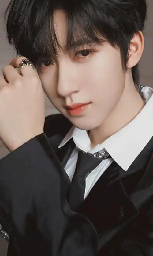 贺峻霖氛围感壁纸头像图片照片1