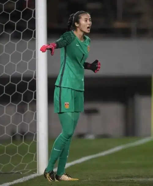 赵丽娜:放弃百万年薪为圆足球英雄梦,如今在演艺圈炙手可热