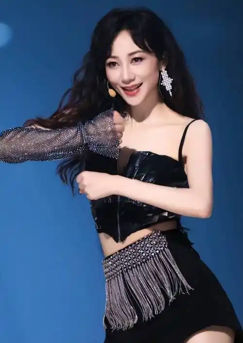 韩雪练舞前后对比 僵硬到丝滑的惊人蜕变(9)