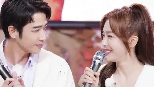 秦岚刘以豪cut:观众见面会遭遇连环问_综艺_高清1080p在线观看平台