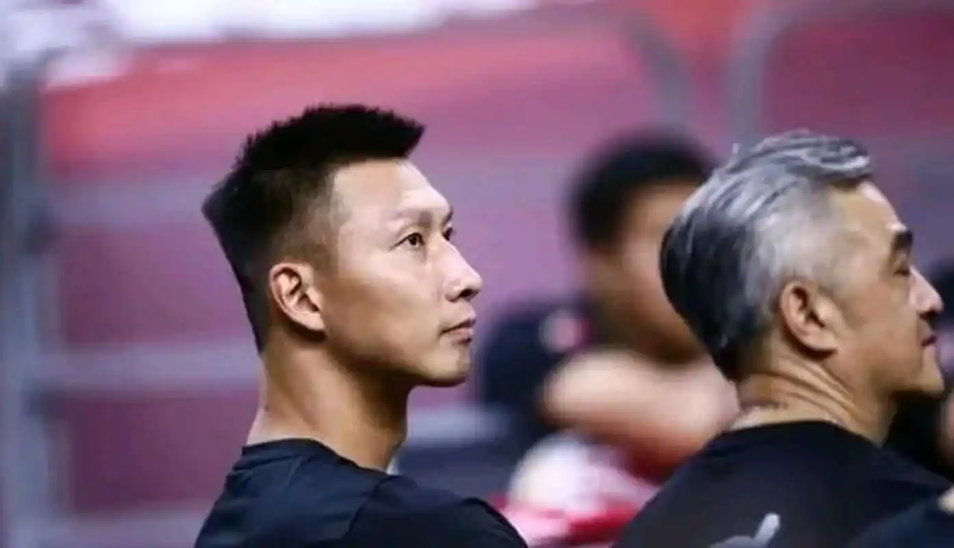 缺席集训,没续约,36岁易建联退役尘埃落定?