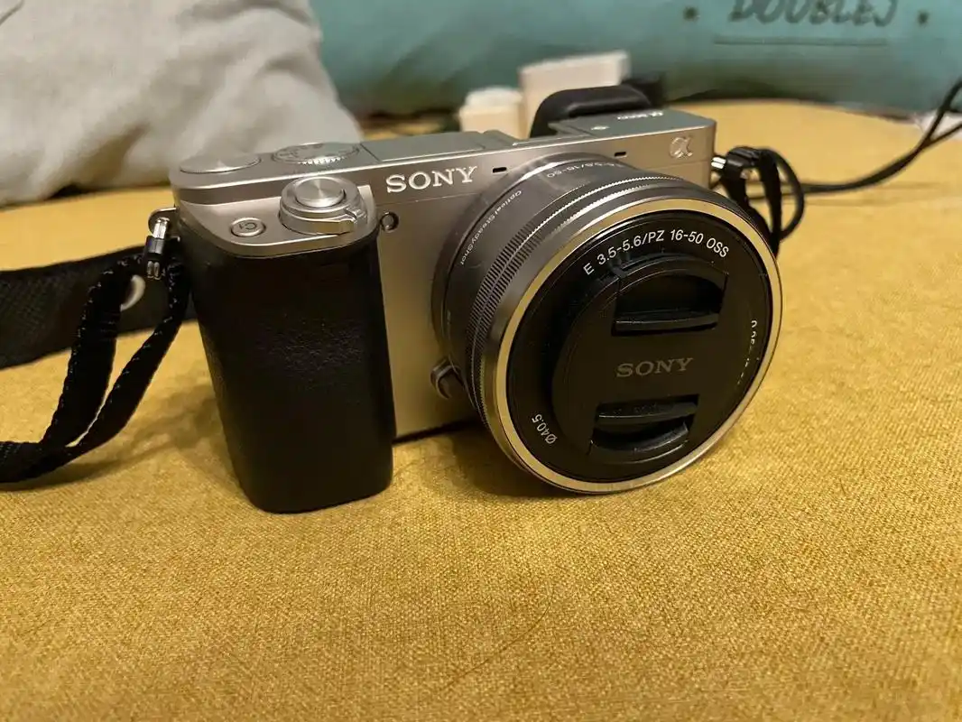 索尼a6000.没想到我还有这种理财产品,八年前三千多买的, - 抖音