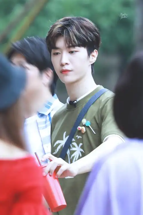 范丞丞[超话]#20200704 青春环游记@范丞丞adam0616