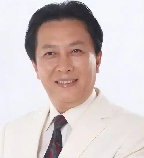 03晚年生活随着唐国强年龄的增长,他也成为了娱乐圈的前辈.