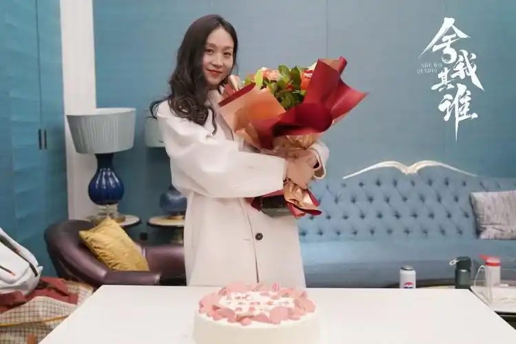 丁子玲新剧《循环初恋》《舍我其谁》陆续杀青继流量作《冰糖炖雪梨》