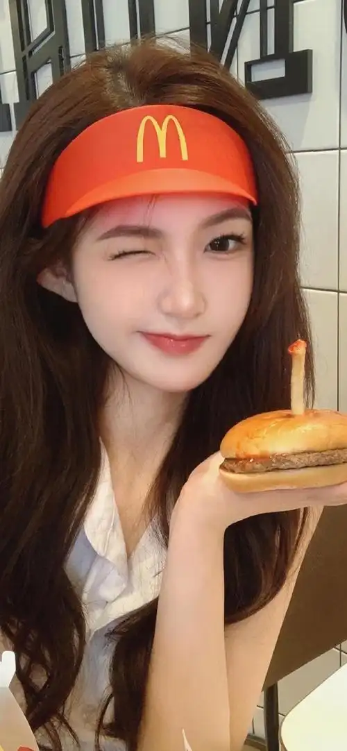 朋友圈自拍文案##朋友圈文案##日常文案##微信状态背景图##小众壁