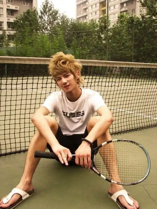 姜潮的资料和照片.