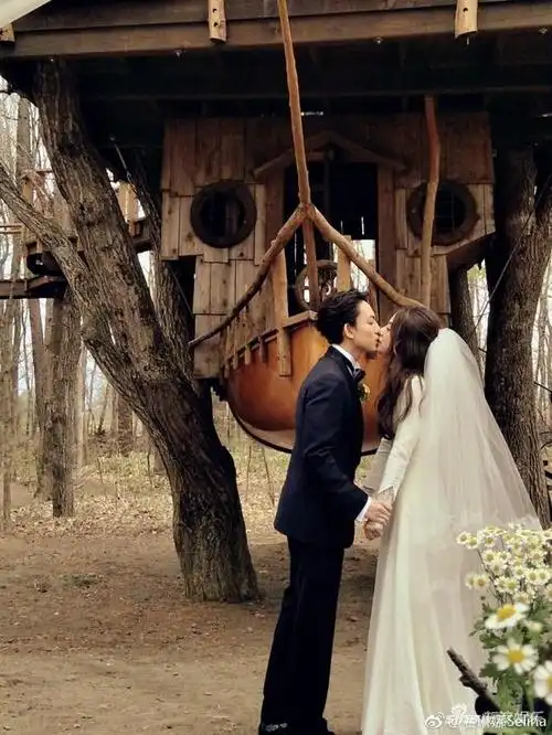 林宥嘉亲晒婚纱照赞太太美!嘴角笑意藏不住(图)