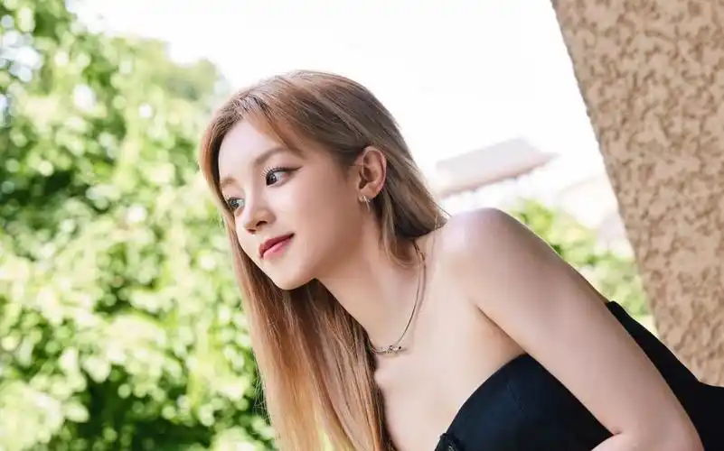 gidle女娃宋雨琦3小时前ins更新,美死谁啦我不说9900