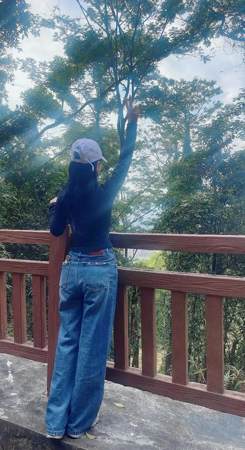 背影 情人节快乐呀