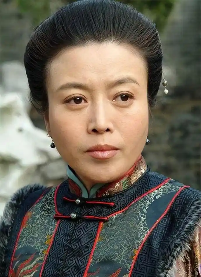 "一级演员"丁嘉丽:当众扯掉"遮羞布",观其一生让人唏嘘不已