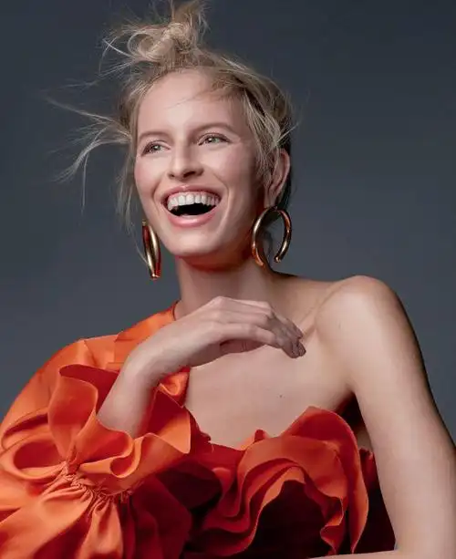 超模大kk棚拍大片新鲜出炉,网友:开心和喜悦都要溢出屏幕了!