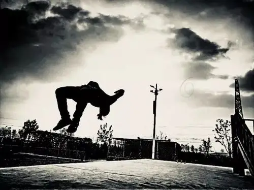 自由风跑酷空翻特技 障碍速过!