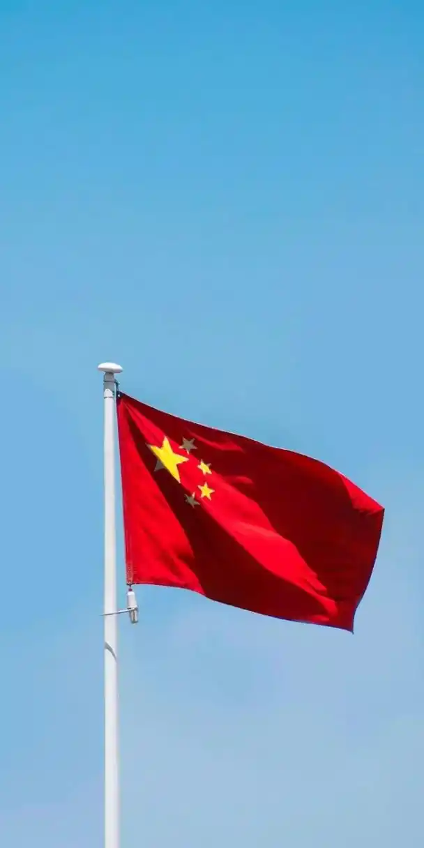 有中国国旗的手机壁纸吗 蓝天下的红旗 升旗手与国旗 国徽与红旗