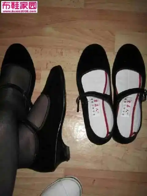 还是刚出来的时候是男式的?为什么百度都没有一带布鞋