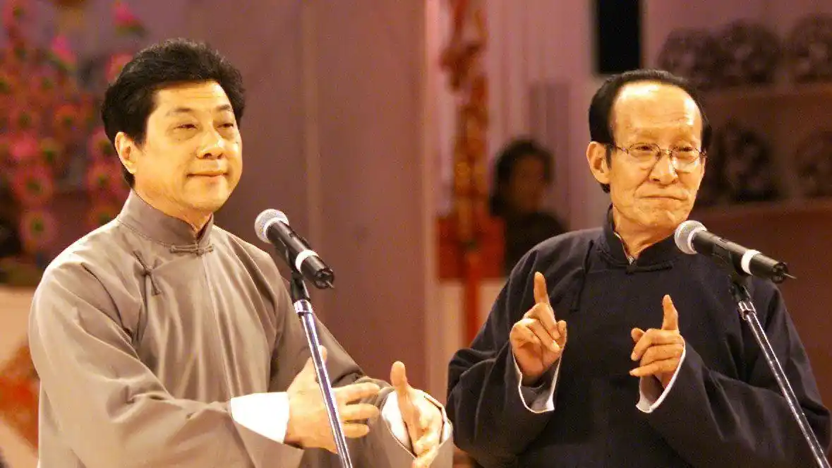 常贵田(左)和常宝华(右)昔日演出照片.图/视觉中国