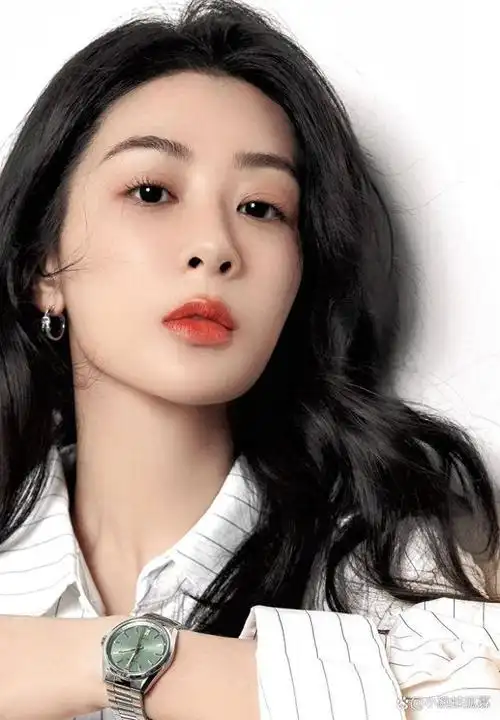 杨紫找对了穿搭风格有多美!这种既美又酷的感觉太迷人了