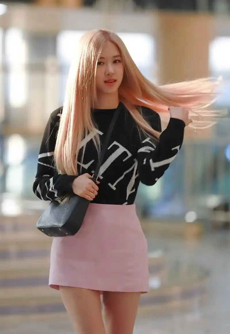 精美图集|朴彩英时尚俏丽,魅力四射